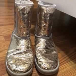 Women’s uggs size 9.